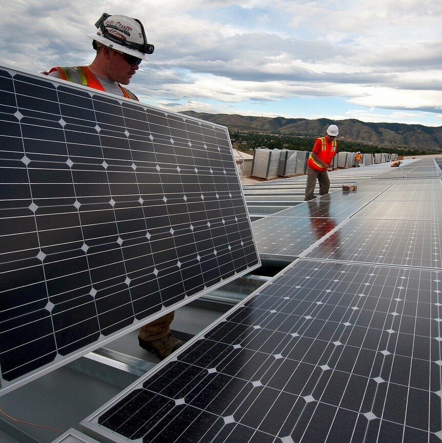 découvrez la décennale photovoltaïque, une garantie essentielle pour votre installation solaire. protégez votre investissement grâce à une couverture fiable contre les risques de malfaçon et assurez-vous un fonctionnement optimal de vos panneaux photovoltaïques pendant 10 ans.