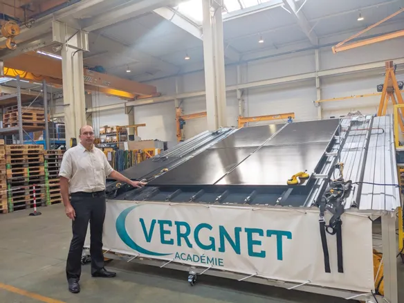 découvrez comment devenir installateur photovoltaïque et contribuez à la transition énergétique. suivez nos conseils sur la formation, les compétences requises et les opportunités de carrière dans le secteur des énergies renouvelables.