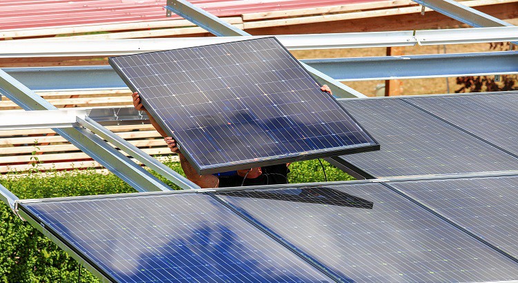 découvrez la différence entre les panneaux solaires thermiques et photovoltaïques : fonctionnement, avantages, inconvénients et applications. informez-vous pour faire le meilleur choix pour votre projet d'énergie renouvelable.