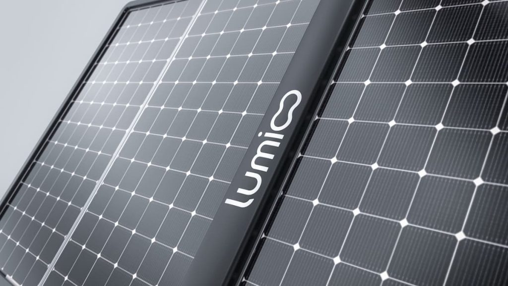 découvrez la durée de vie moyenne des panneaux photovoltaïques et leur impact sur votre investissement énergétique. informez-vous sur les facteurs influençant leur longévité et comment optimiser leur performance pour une production d'énergie solaire durable.