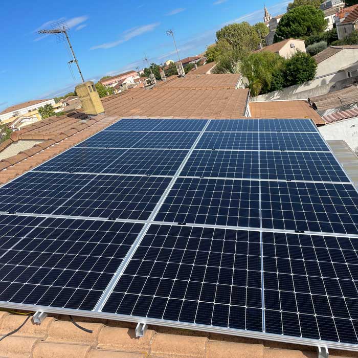 découvrez nos panneaux photovoltaïques éco-responsables dans l'hérault, une solution durable pour produire votre propre énergie tout en respectant l'environnement. optez pour l'énergie solaire et contribuez à la transition énergétique avec des produits de qualité.