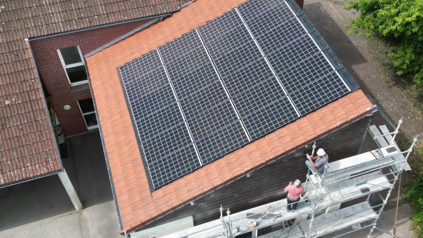découvrez notre école spécialisée pour les installateurs photovoltaïques, offrant des formations pratiques et théoriques pour maîtriser l'énergie solaire. devenez expert et démarrez votre carrière dans un secteur en pleine croissance !