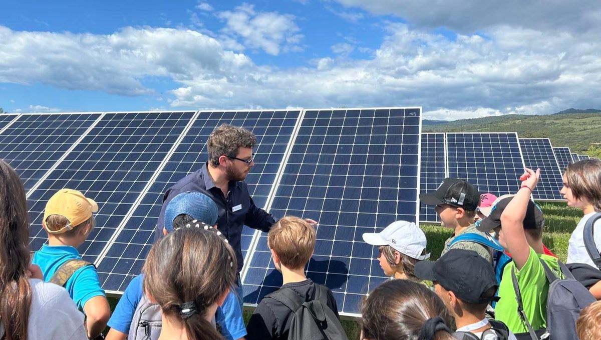 découvrez notre école photovoltaïque à orléans, spécialisée dans la formation aux énergies renouvelables. apprenez les compétences nécessaires pour maîtriser l'installation et la maintenance de systèmes solaires photovoltaïques, et rejoignez la transition énergétique.