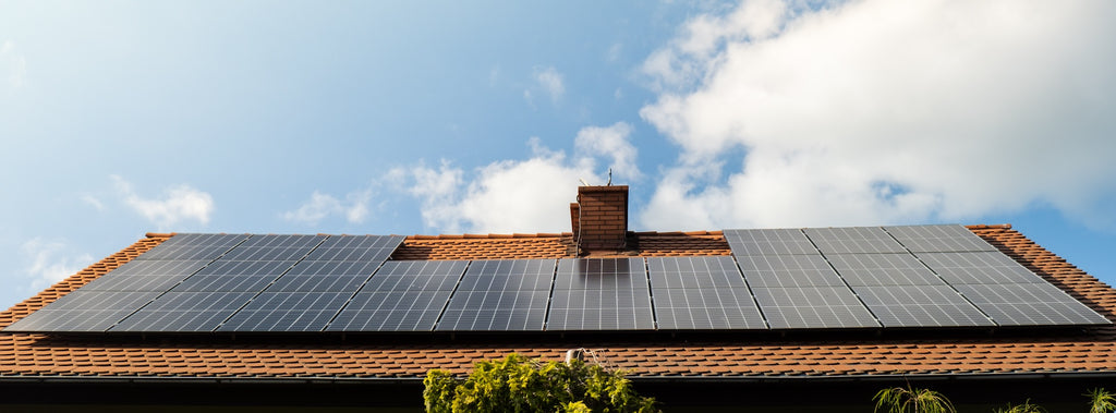 découvrez les meilleures options d'emplacement pour vos panneaux solaires afin d'optimiser leur efficacité. apprenez comment le choix de l'orientation et de l'emplacement influence la production d'énergie solaire et maximisez vos économies tout en préservant l'environnement.