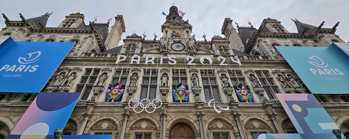 découvrez l'énergie vibrante des jeux olympiques d'été de paris 2024 ! plongez dans l'excitation des compétitions, l'effervescence de la ville lumière et les moments inoubliables des athlètes du monde entier.