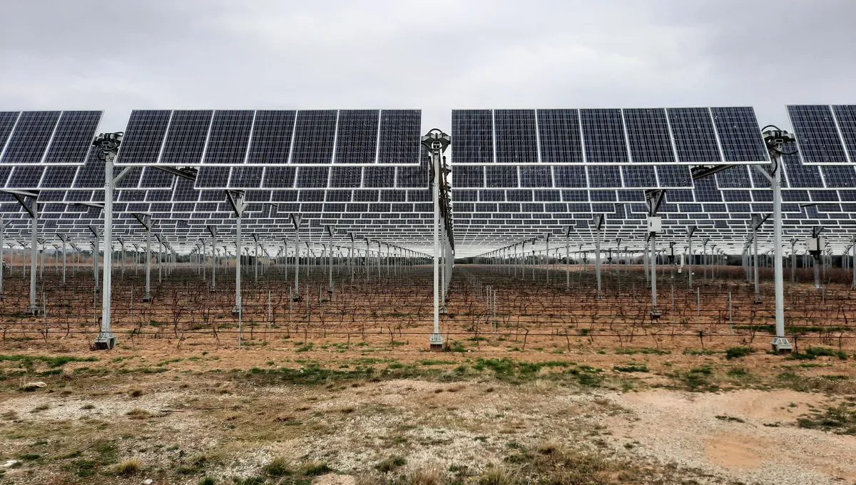 découvrez comment l'énergie solaire révolutionne le secteur agricole en optimisant la culture tout en respectant l'environnement. explorez les innovations et les avantages de cette synergie entre énergie renouvelable et agriculture durable.