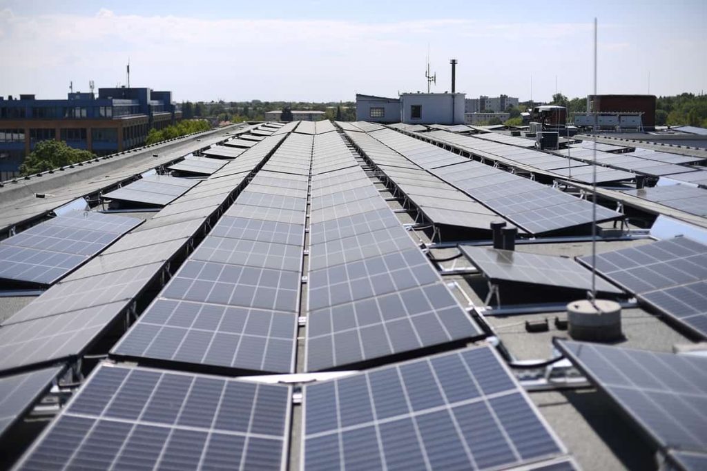 découvrez les meilleures entreprises solaires qui transforment l'énergie renouvelable en solutions durables pour particuliers et professionnels. profitez de conseils d'experts, d'installations de panneaux photovoltaïques et d'engagement pour un avenir plus vert.