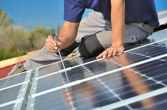 découvrez l'importance de l'entretien photovoltaïque pour maximiser la performance de vos panneaux solaires. apprenez les meilleures pratiques, les conseils d'experts et les services disponibles pour assurer la durabilité et l'efficacité de votre installation solaire.