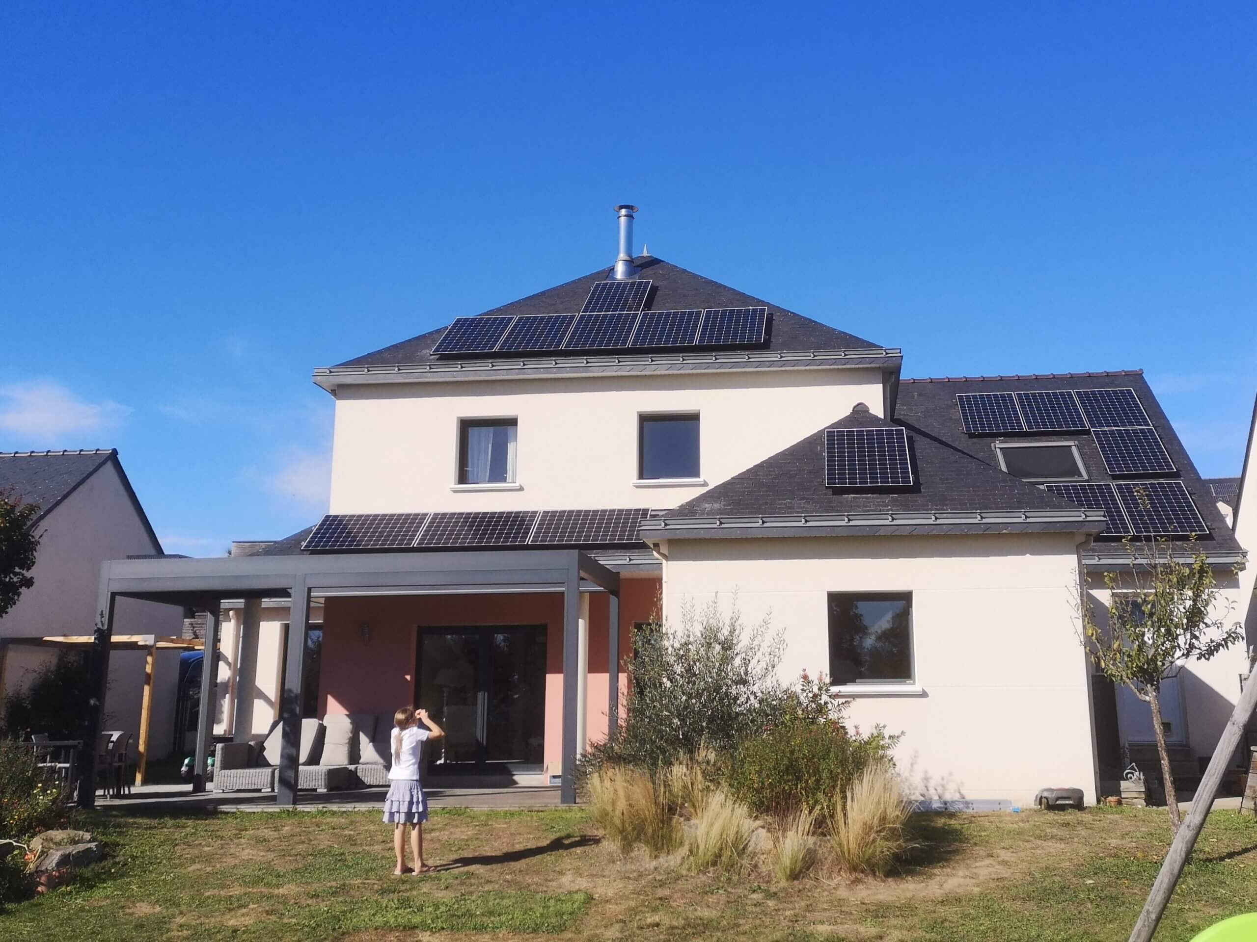 découvrez notre expertise en tant qu'installateur photovoltaïque. nous vous accompagnons dans la réalisation de projets solaires sur mesure, garantissant performance et qualité pour une énergie renouvelable durable.