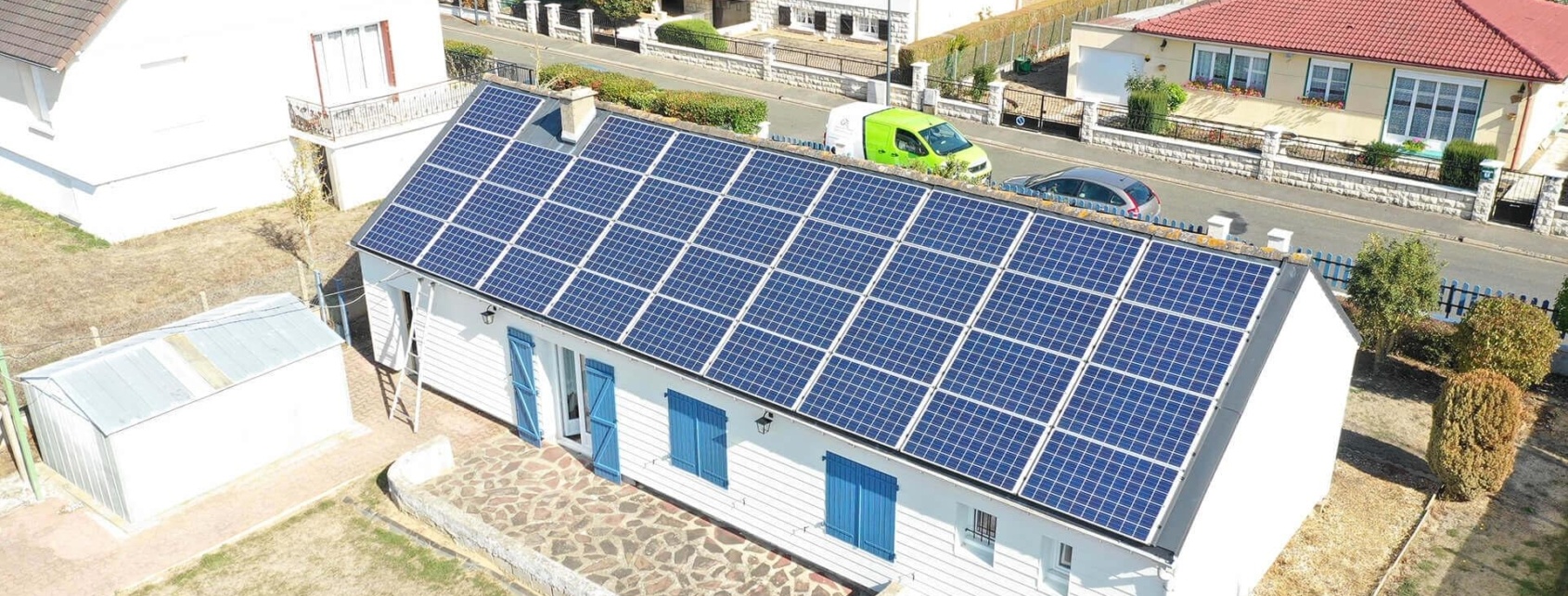 découvrez notre guide complet 'expert photovoltaïque en 48 étapes' pour devenir un professionnel des systèmes solaires. apprenez les bases, le montage, l'installation et la maintenance des panneaux photovoltaïques, tout en maîtrisant les dernières technologies et réglementations du secteur.