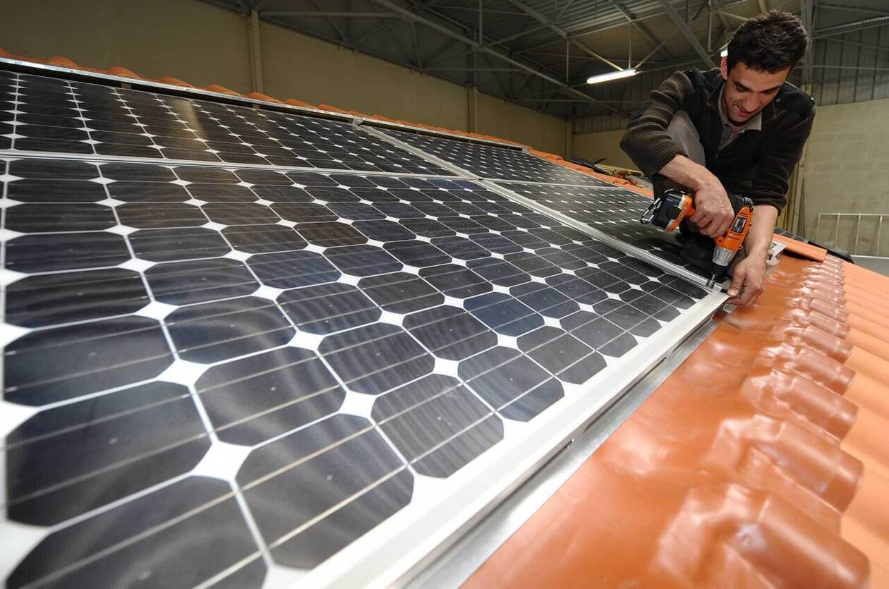 découvrez notre expertise en fabrication de panneaux solaires de haute qualité, conçus pour optimiser l'efficacité énergétique et réduire votre empreinte carbone. rejoignez la révolution verte et investissez dans un avenir durable avec nos solutions innovantes.