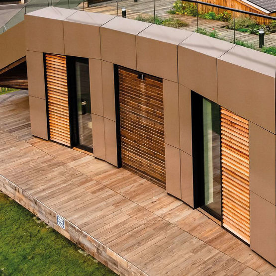découvrez les avantages des façades photovoltaïques (pv) pour votre bâtiment. alliez esthétique et performance énergétique en intégrant des panneaux solaires directement sur votre façade. augmentez l'efficacité énergétique de votre projet tout en réduisant votre empreinte carbone.