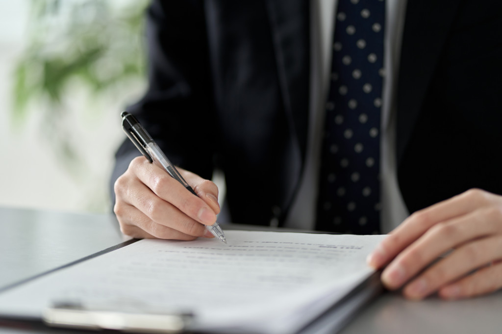 découvrez les différentes options de financement pour les panneaux photovoltaïques (pv) afin de rendre votre projet d'énergie solaire accessible et rentable. profitez d'aides, de subventions et de prêts adaptés à vos besoins pour investir dans une énergie durable.