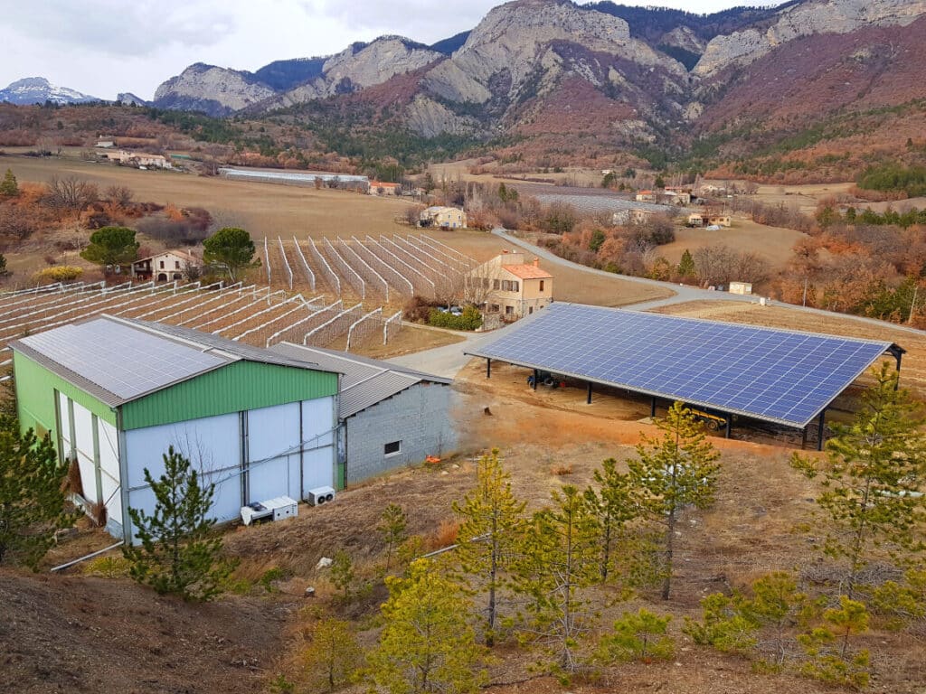 découvrez comment financer l'installation de panneaux photovoltaïques et profiter des différentes aides et subventions disponibles. optimisez votre budget tout en investissant dans une énergie renouvelable qui réduit vos factures d'électricité et contribue à la protection de l'environnement.