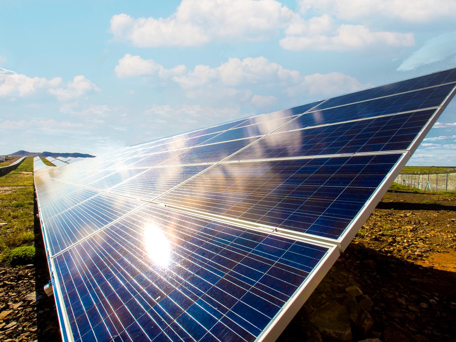 découvrez notre expertise en gestion d'approvisionnement photovoltaïque, optimisant vos ressources et garantissant une transition énergétique réussie avec des solutions durables et efficaces.