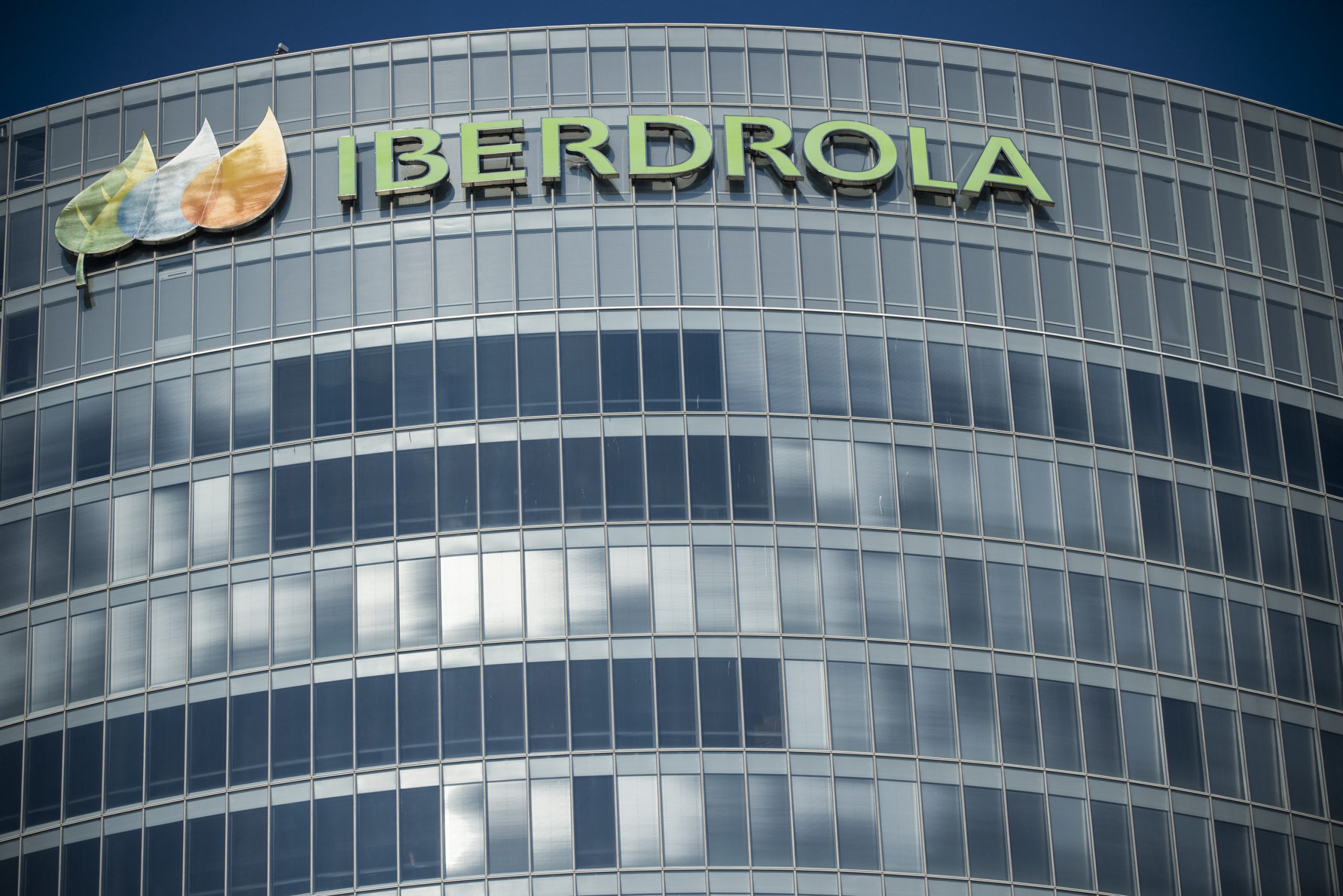 découvrez iberdrola et ekwateur, deux acteurs majeurs de l'énergie renouvelable en france. comparez leurs offres d'électricité verte et engagez-vous pour une consommation responsable tout en réalisant des économies sur votre facture énergétique.