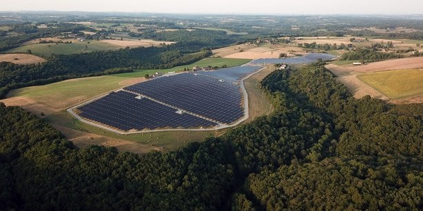 découvrez comment les incendies peuvent affecter les panneaux solaires, leur sécurité, et les précautions à prendre pour minimiser les risques. informez-vous sur les meilleures pratiques pour garantir le bon fonctionnement de vos installations solaires.