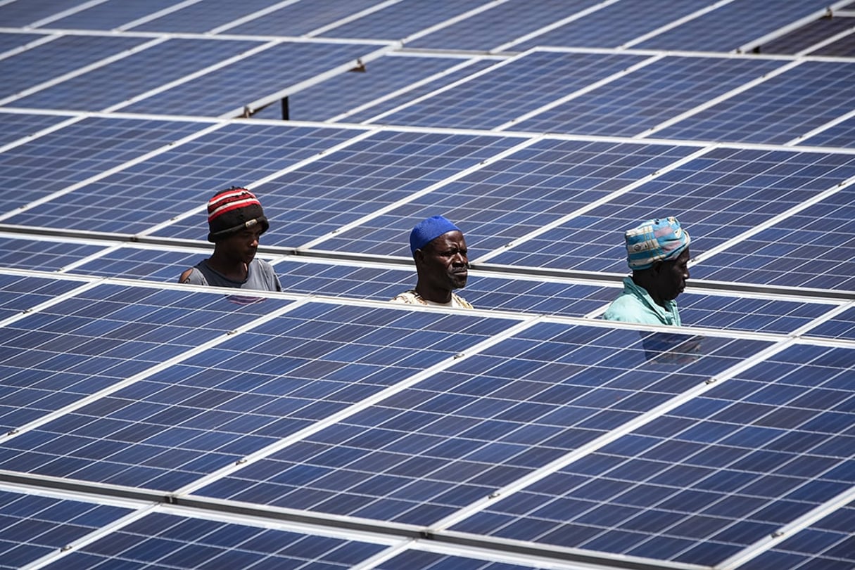 découvrez nos services d'installation d'énergies vertes pour une transition énergétique durable. bénéficiez d'une expertise adaptée à vos besoins en matière de panneaux solaires, éoliennes et solutions écologiques. optez pour une énergie renouvelable et respectueuse de l'environnement.