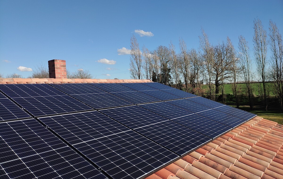 découvrez nos services d'installation de panneaux photovoltaïques à nantes. bénéficiez de solutions énergétiques durables et personnalisées pour réduire votre facture d'électricité et contribuer à la transition énergétique. contactez-nous pour un devis gratuit !