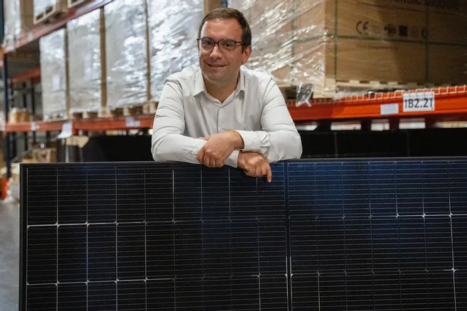 découvrez notre service d'installation de panneaux photovoltaïques en auvergne. profitez d'une solution énergétique durable et économique. contactez-nous pour un devis personnalisé!