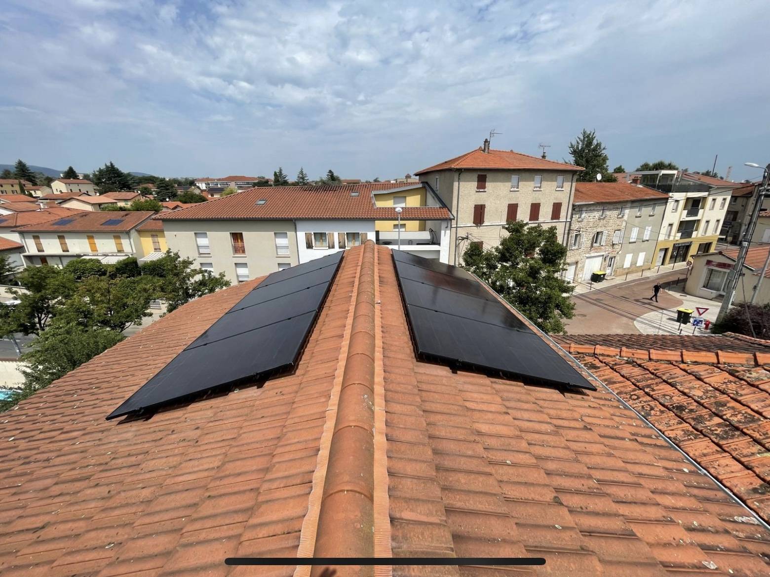découvrez notre service d'installation de panneaux photovoltaïques à craponne. profitez d'une énergie propre et réduisez vos factures d'électricité grâce à notre expertise. contactez-nous pour un devis personnalisé et explorez les avantages des énergies renouvelables!