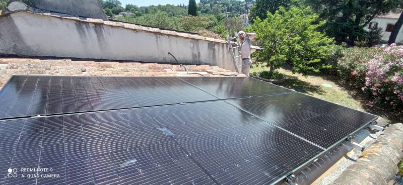 découvrez notre service d'installateur de panneaux photovoltaïques à éguilles. profitez d'une énergie renouvelable, réduisez vos factures d'électricité et augmentez la valeur de votre propriété grâce à des installations sur mesure et de qualité.