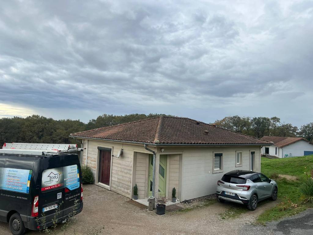 découvrez notre service d'installation de panneaux photovoltaïques à figeac. profitez d'une énergie solaire durable et réduisez vos factures d'électricité tout en contribuant à la protection de l'environnement. contactez-nous pour un devis gratuit et des conseils d'experts.