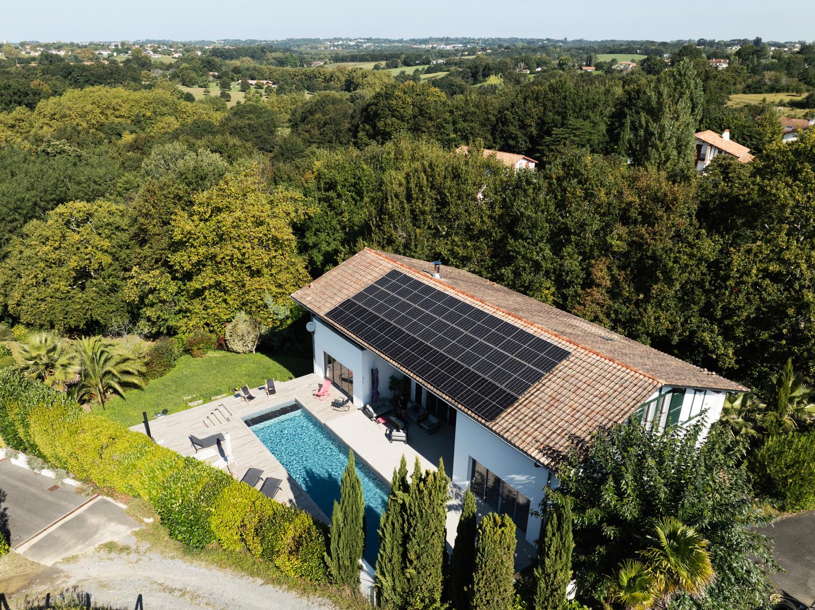 découvrez notre service d'installation de panneaux photovoltaïques dans les landes. profitez d'énergies renouvelables et réduisez vos factures d'électricité tout en contribuant à un avenir durable.