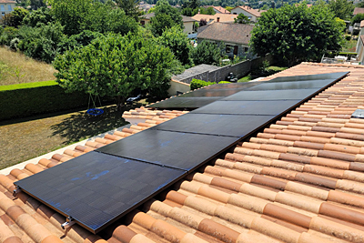 pour vos besoins en énergie renouvelable à limoges, faites confiance à notre service d'installateur de panneaux photovoltaïques. nous offrons des solutions personnalisées et de qualité pour maximiser votre production d'électricité solaire tout en réduisant votre empreinte carbone.