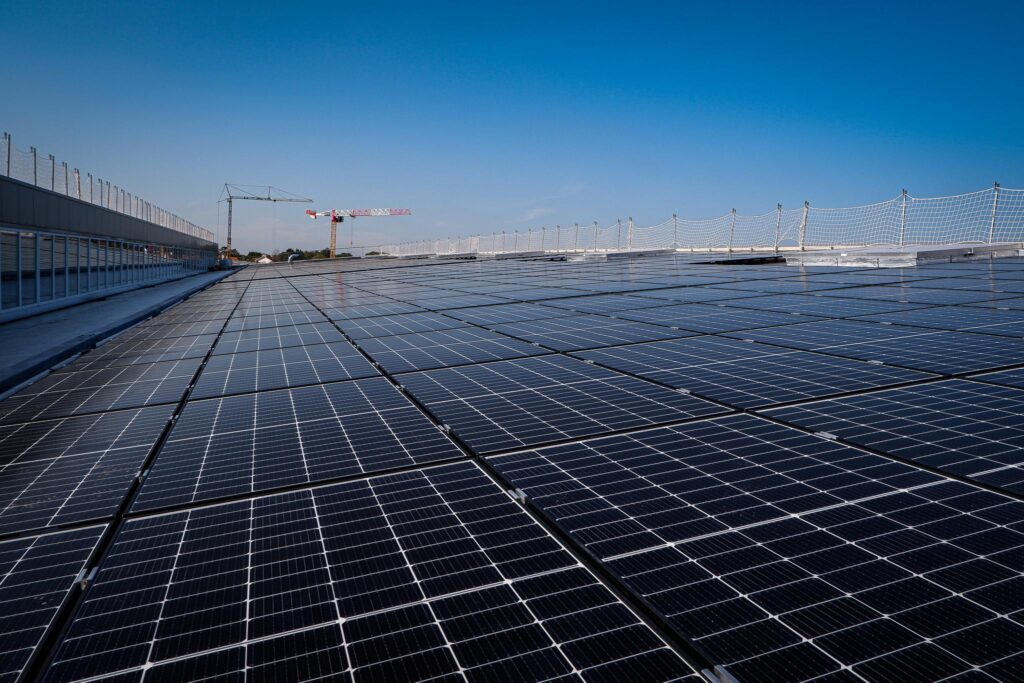 découvrez les meilleurs installateurs de panneaux photovoltaïques en loire-atlantique. profitez d'une énergie propre et renouvelable tout en réduisant vos factures d'électricité grâce à des professionnels qualifiés et expérimentés. contactez-nous pour un devis personnalisé et adhérez à la transition énergétique dès aujourd'hui !