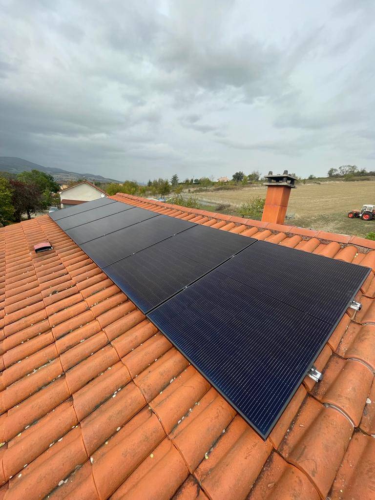 découvrez les services d'un installateur professionnel de panneaux photovoltaïques à mions. optimisez votre consommation d'énergie tout en préservant l'environnement grâce à une installation de qualité. contactez-nous pour une évaluation personnalisée et des conseils adaptés à vos besoins.