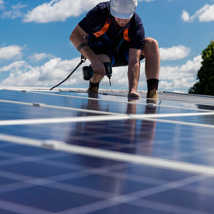 découvrez les services d'un installateur de panneaux photovoltaïques à namur, spécialisé dans l'installation de systèmes solaires efficaces et durables. profitez d'une énergie propre et économisez sur vos factures d'électricité tout en contribuant à la protection de l'environnement.