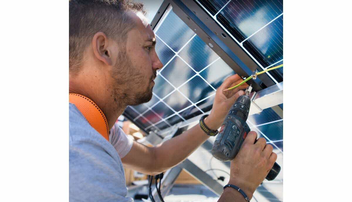 découvrez nos services d'installation de panneaux photovoltaïques à rillieux-la-pape. profitez d'une énergie propre et renouvelable tout en réalisant des économies sur vos factures d'électricité. contactez nos experts pour un devis personnalisé et une installation professionnelle.