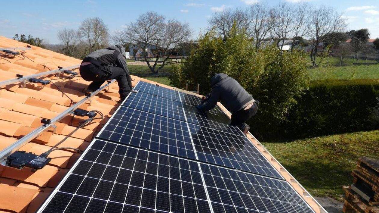 découvrez notre service d'installation de panneaux photovoltaïques à sables d'olonne. profitez d'une énergie solaire renouvelable, d'économies sur vos factures d'électricité et d'un expert à votre service pour un projet clé en main. transformez votre maison en un espace écologique et économique.
