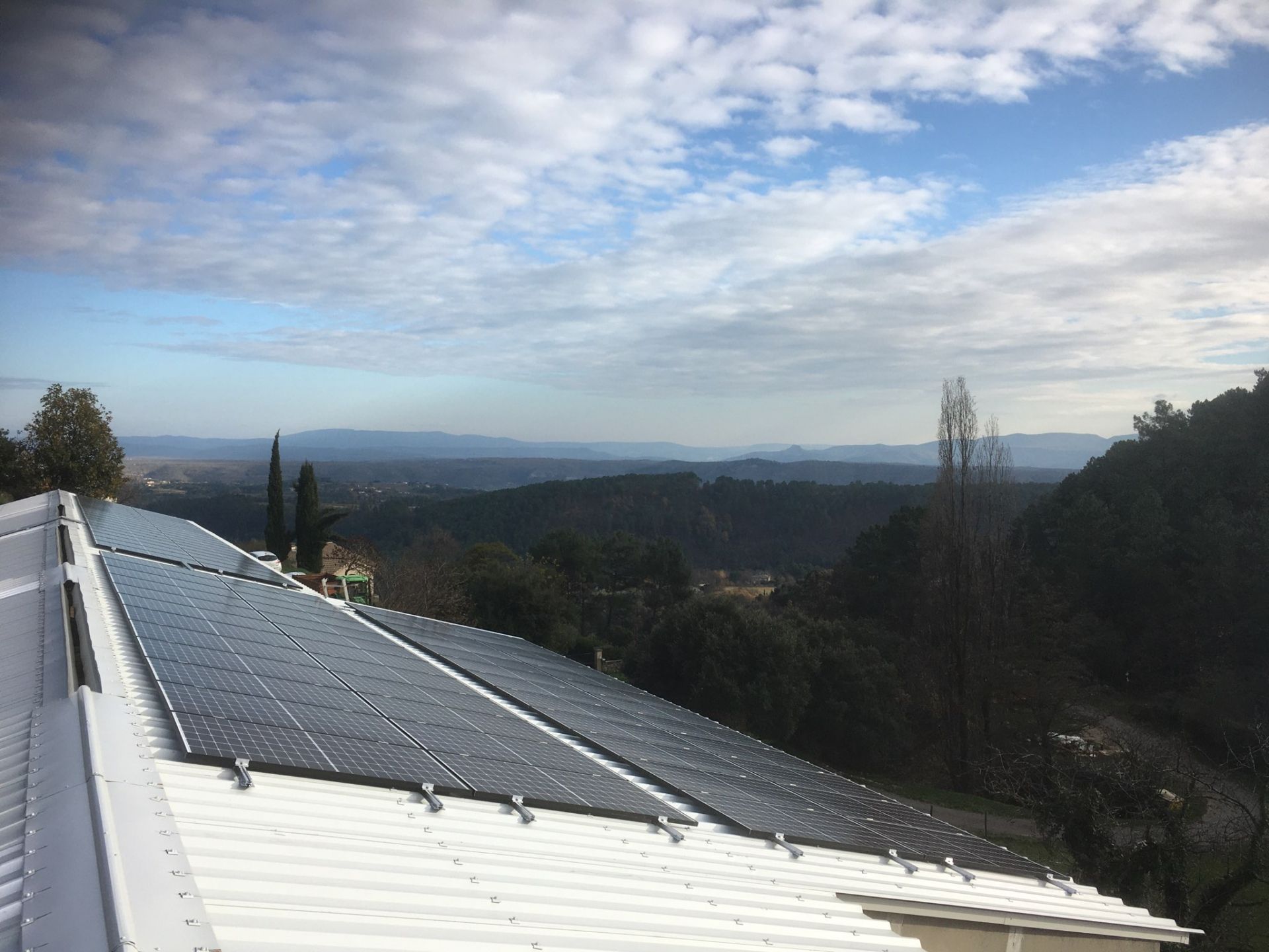 découvrez nos services d'installation de panneaux photovoltaïques à sainte eulalie. profitez d'une énergie renouvelable et réduisez vos factures d'électricité avec des solutions sur mesure adaptées à vos besoins.