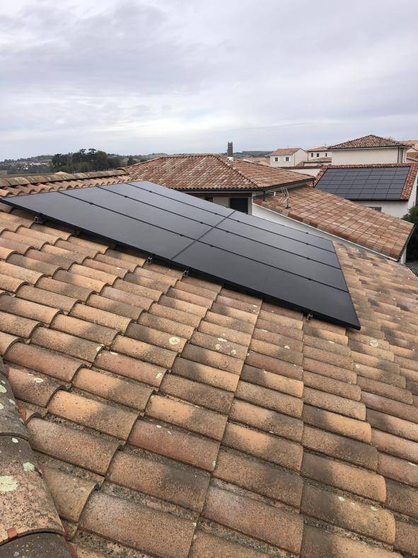 découvrez notre expertise en installation de panneaux photovoltaïques dans le tarn. profitez d'énergies renouvelables, réduisez vos factures d'électricité et contribuez à la protection de l'environnement avec nos solutions sur mesure.