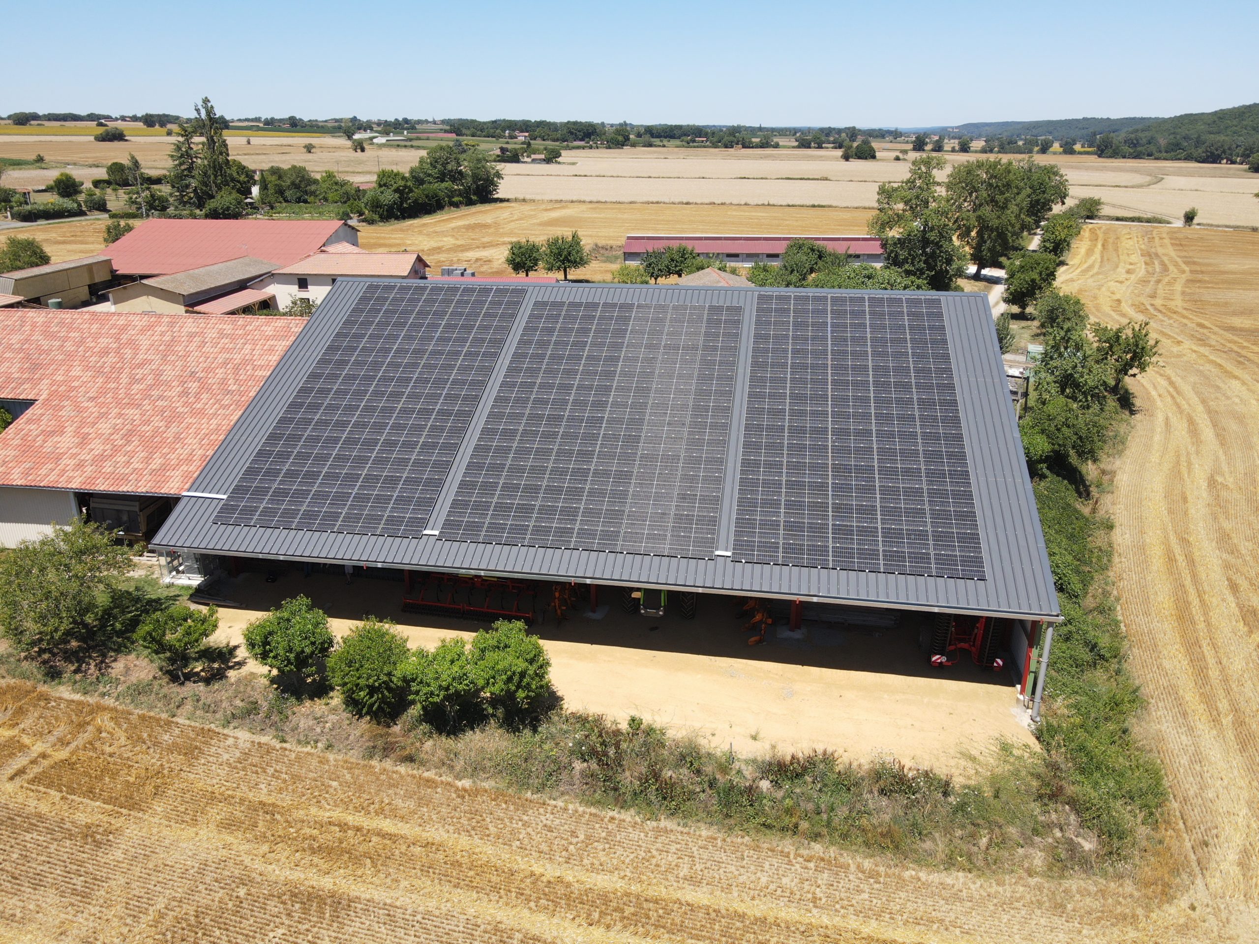 découvrez les services d'un installateur de panneaux photovoltaïques à toulouse, spécialisé dans l'installation de solutions énergétiques durables. profitez d'une expertise locale, de conseils personnalisés et d'un accompagnement tout au long de votre projet pour maximiser votre production d'énergie solaire.