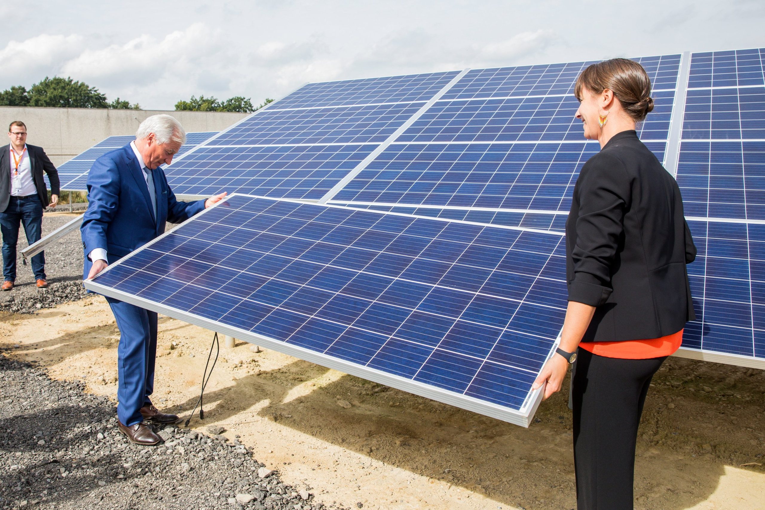découvrez notre service d'installation de panneaux photovoltaïques en wallonie. profitez d'une énergie renouvelable, réduisez vos factures et augmentez la valeur de votre propriété grâce à nos solutions sur mesure. contactez-nous pour un devis gratuit !