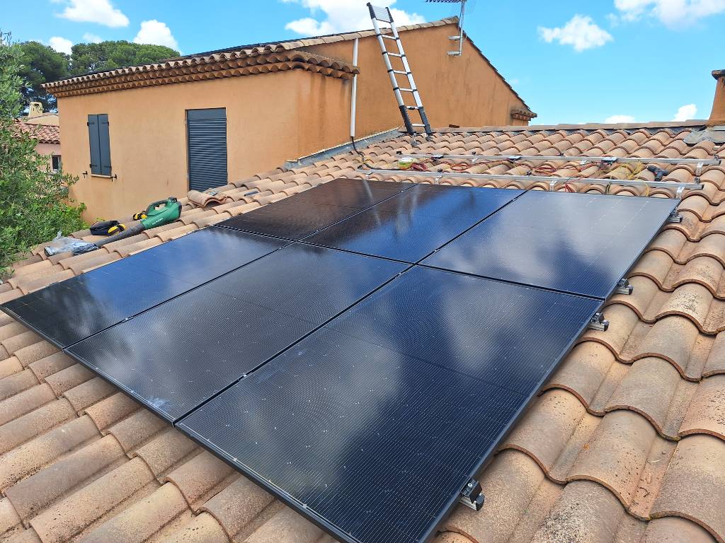découvrez notre service d'installation de panneaux solaires certifié rge. profitez d'une transition énergétique éco-responsable tout en réalisant des économies sur vos factures d'électricité. contactez-nous pour un devis personnalisé et des conseils adaptés à vos besoins.