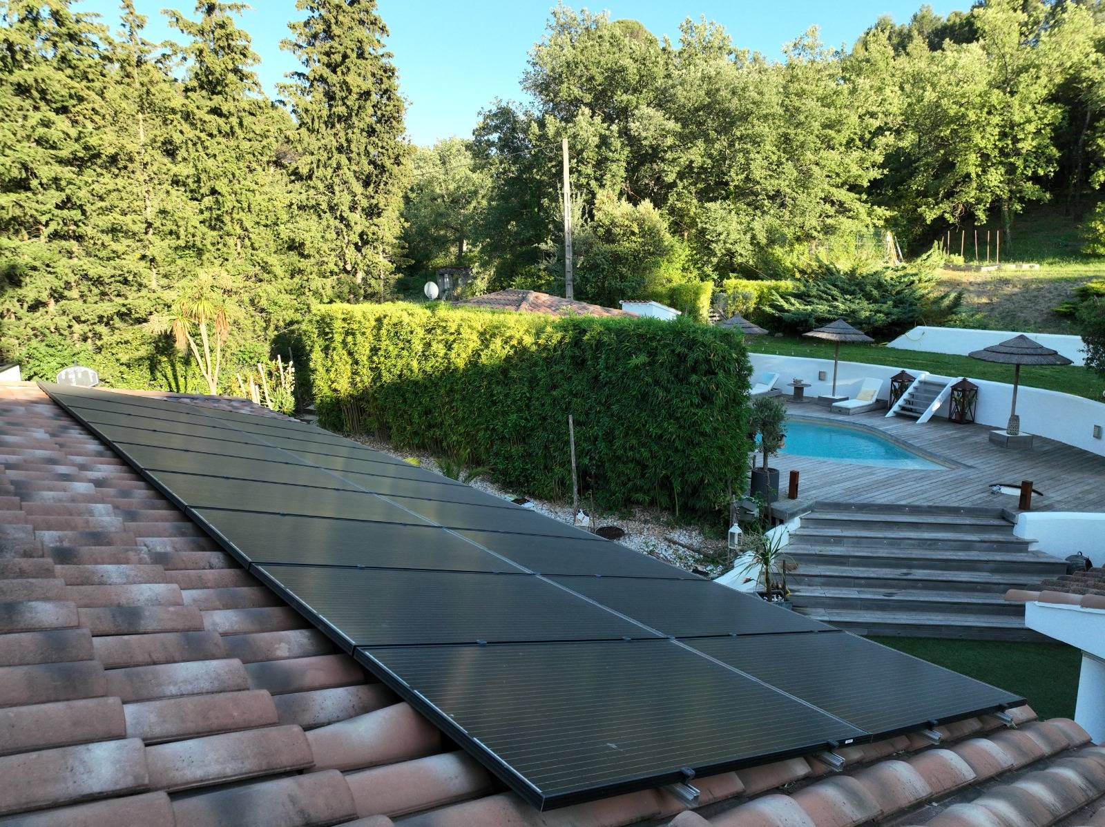 découvrez notre service d'installateur photovoltaïque dans le département 13. spécialistes de l'énergie solaire, nous vous accompagnons pour transformer votre toiture en source d'énergie renouvelable. profitez d'une installation sur mesure et d'une expertise reconnue pour optimiser votre consommation d'énergie.