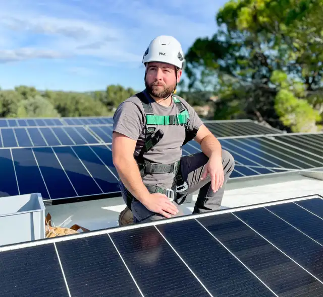 découvrez notre service d'installation de panneaux photovoltaïques, expert dans l'optimisation de votre consommation d'énergie grâce à des solutions solaires écologiques et durables. réduisez vos factures d'électricité et contribuez à la transition énergétique en choisissant notre équipe professionnelle.