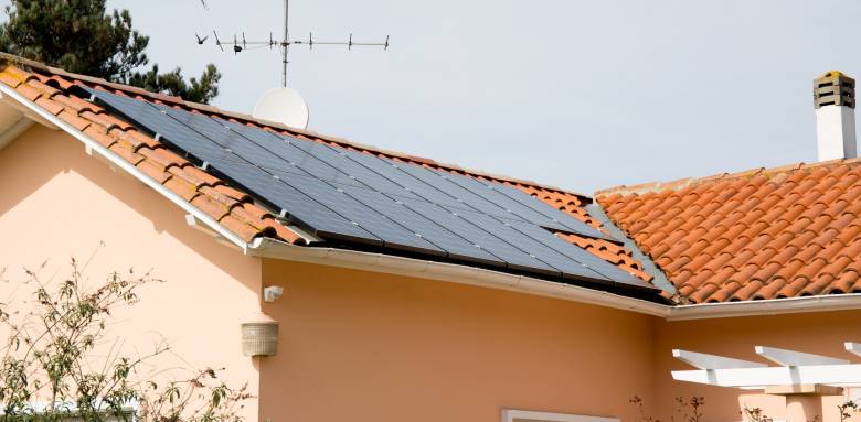 découvrez nos services d'installation photovoltaïque dans le tarn-et-garonne (82). profitez de solutions énergétiques durables et économiques adaptées à vos besoins. transformez votre toiture en source d'énergie renouvelable !