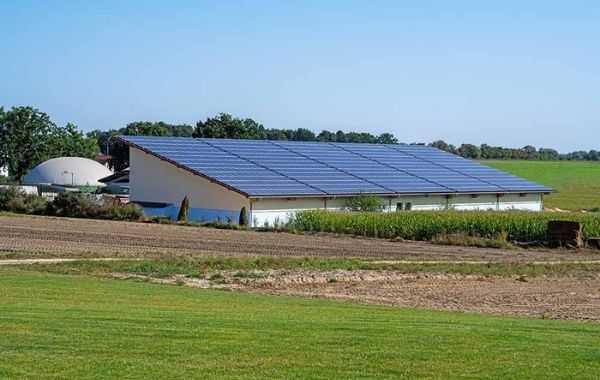 découvrez nos services d'installation de panneaux photovoltaïques pour les exploitations agricoles dans le sud-ouest de la france. bénéficiez d'une énergie renouvelable et d'économies sur vos factures d'électricité tout en valorisant votre domaine agricole.