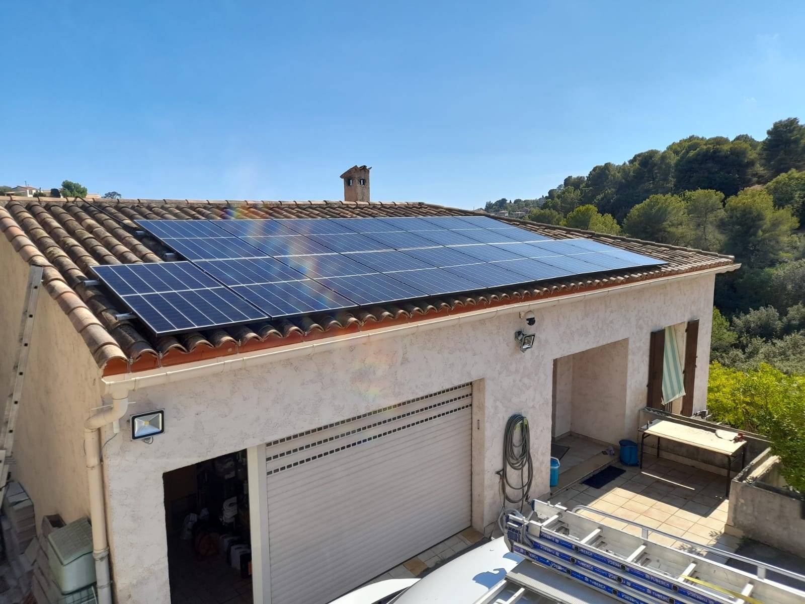 découvrez nos services d'installation de panneaux photovoltaïques dans les alpes-maritimes. profitez d'une énergie renouvelable, réduisez vos factures d'électricité et contribuez à la protection de l'environnement grâce à nos solutions sur mesure adaptées à vos besoins.