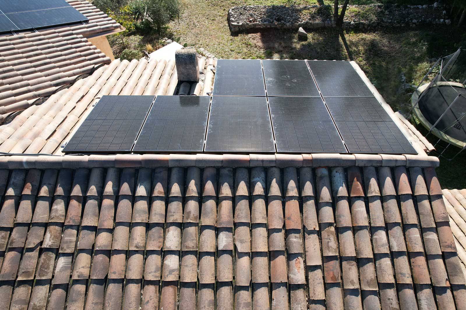 découvrez les services d'un installateur photovoltaïque dans les alpes-maritimes, expert en solutions d'énergie solaire pour particuliers et professionnels. optez pour une énergie renouvelable, économique et respectueuse de l'environnement avec notre équipe qualifiée.