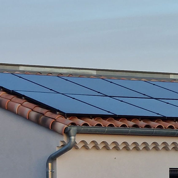 découvrez les services d'installation de panneaux photovoltaïques en ardèche. optez pour une énergie renouvelable et rentable, réalisée par des experts locaux. transformez votre toiture en source d'énergie durable et contribuez à la préservation de l'environnement.