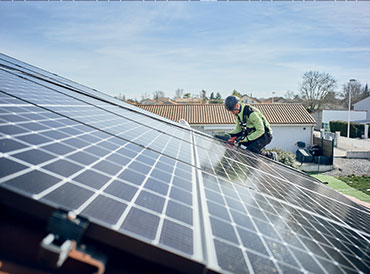 découvrez nos services d'installation photovoltaïque en auvergne. profitez d'une énergie solaire durable et économique grâce à nos experts qualifiés. bénéficiez d'un accompagnement personnalisé pour transformer votre projet en réalité.