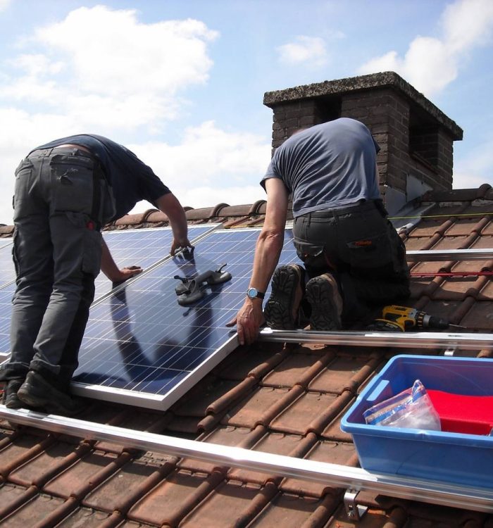 découvrez notre service d'installateur photovoltaïque en auvergne, spécialisé dans l'installation de panneaux solaires pour optimiser votre consommation d'énergie. profitez d'un rendement élevé et d'une transition énergétique réussie grâce à notre expertise locale.