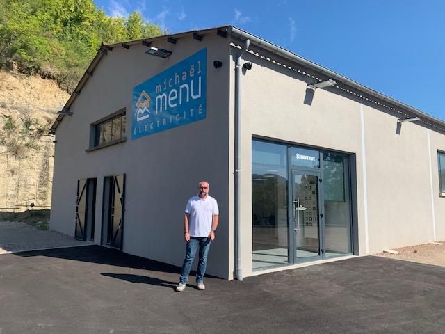 découvrez les services d'un installateur photovoltaïque en aveyron, spécialisé dans l'installation de panneaux solaires pour optimiser votre production d'énergie renouvelable. profitez d'une expertise locale pour réduire vos factures d'électricité et contribuer à la transition énergétique.