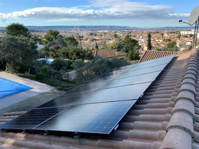 découvrez nos services d'installation de panneaux photovoltaïques à avignon, adaptés à vos besoins énergétiques et respectueux de l'environnement. profitez d'économies sur vos factures d'électricité tout en contribuant à la transition énergétique.